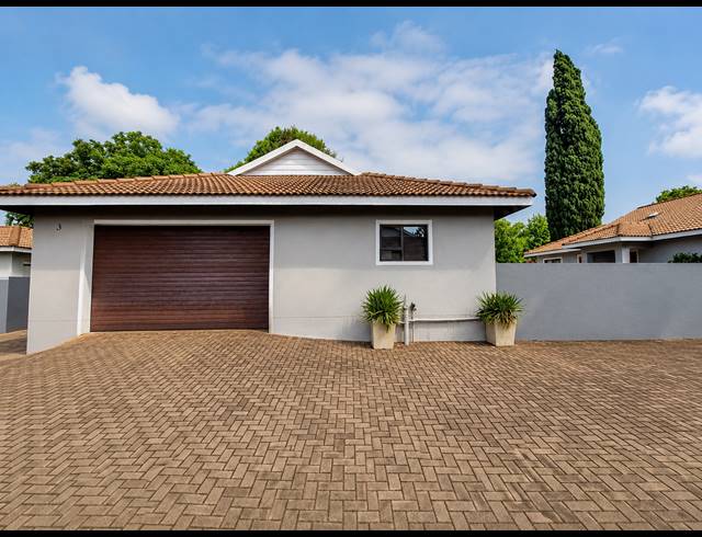 3 BEDROOM TOWNHOUSE FOR SALE IN THREE RIVERS PROPER